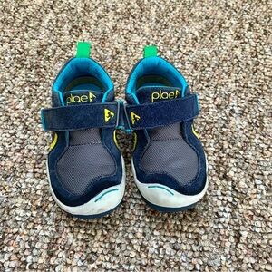 Plae Toddler Sneakers size 7 Velcro shoes blue